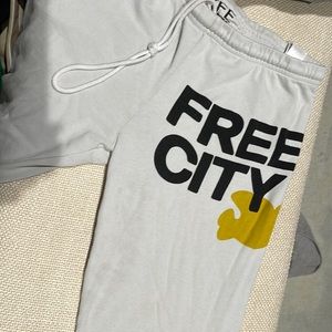 Free city sweatpants